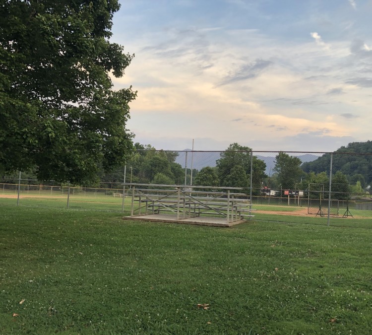 andrews-softball-field-and-park-photo